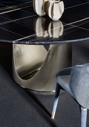 Visionnaire Cameron Steel